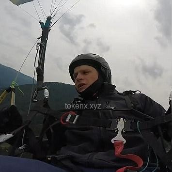 滑翔伞玩家被吸8千米高空事件解决方案